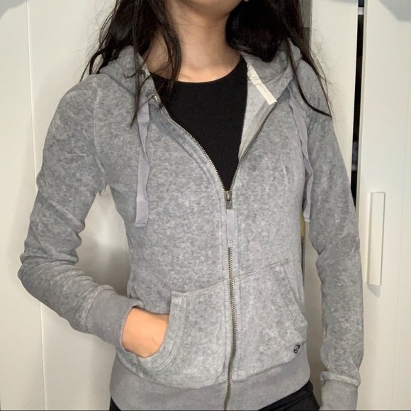 Hollister Velvet Cropped Zip Up Hoodie - Picture 3 of 11